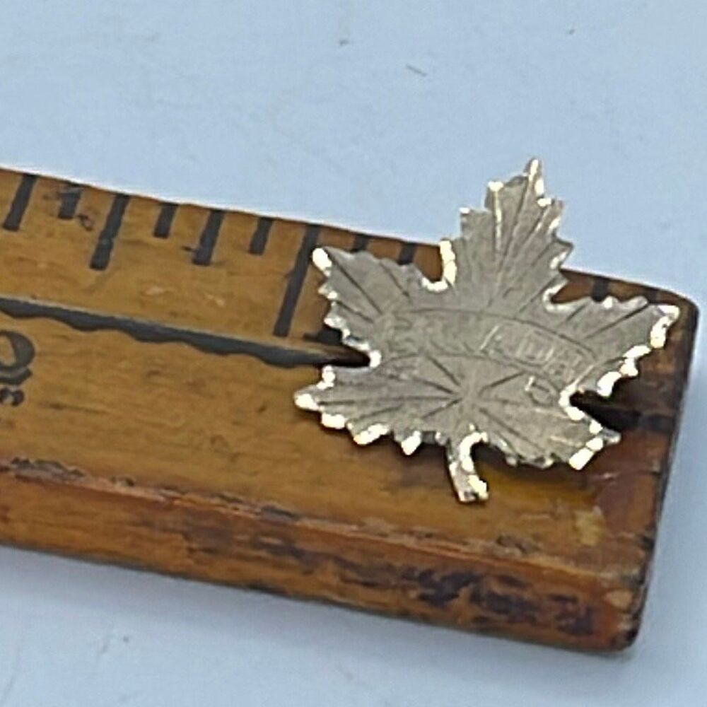 Vintage Gutowitz handmade Canada Maple leaf brooch. - Picture 6 of 7